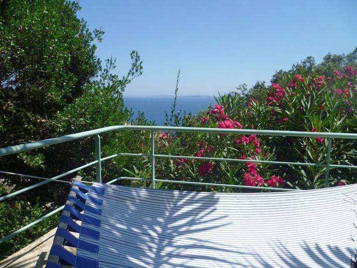 Villa pour 6 personnes, avec Balcon et Terrasse ainsi que Jardin et Piscine à Carqueiranne