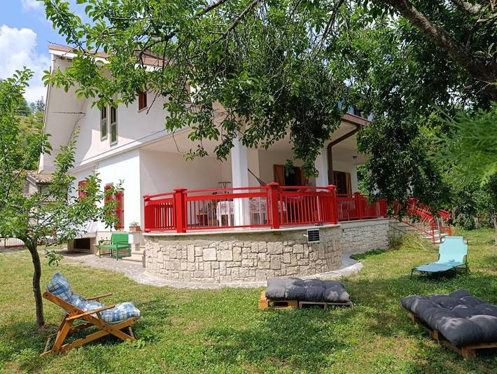 Appartamento vacanze per 6 persone, con panorama e giardino, con animali domestici - 1