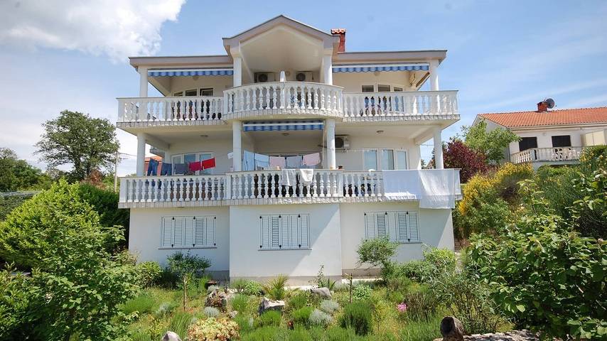 Ferienwohnung für 4 Personen, mit Balkon/Terrasse in Malinska