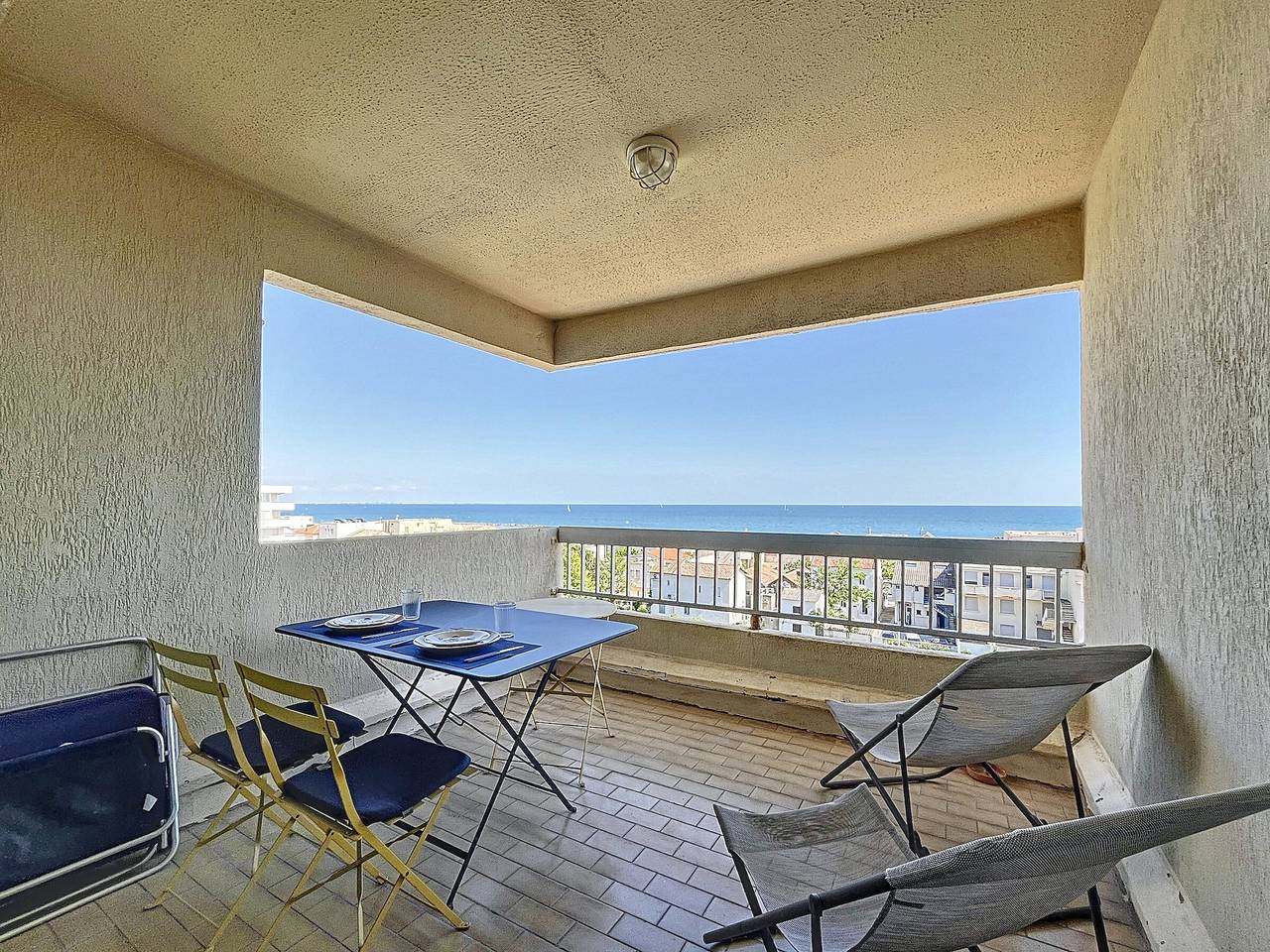Ganze Wohnung, Wunderschöne renovierte T3-Wohnung zwischen Hafen und Strand mit privatem Parkplatz in Mauguio, Côte d'Améthyste