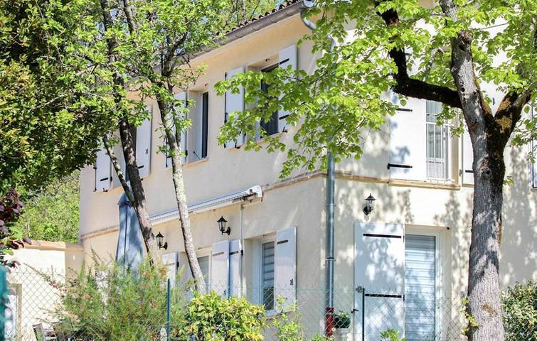 Location de vacances pour 10 personnes, avec jardin ainsi que piscine et terrasse à Monclar-de-Quercy - 2
