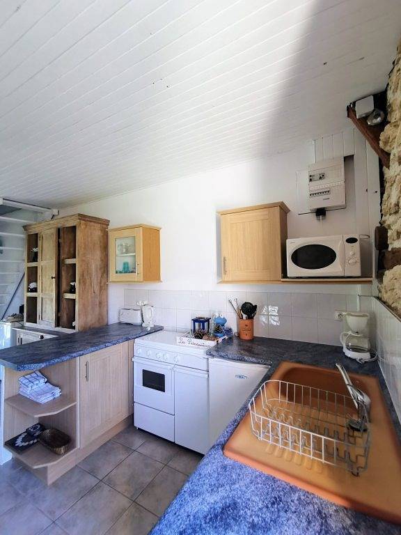 Gîte pour 2 personnes, avec terrasse ainsi que jardin et piscine