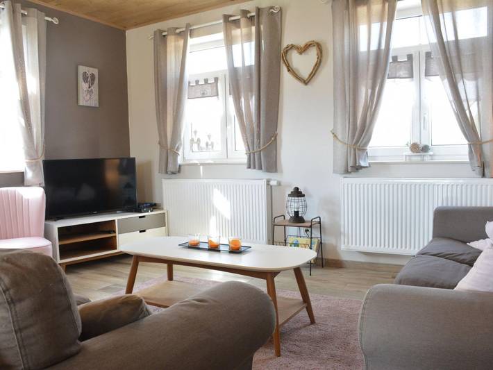 Location de vacances pour 8 personnes, avec Terrasse et Jardin à Doische