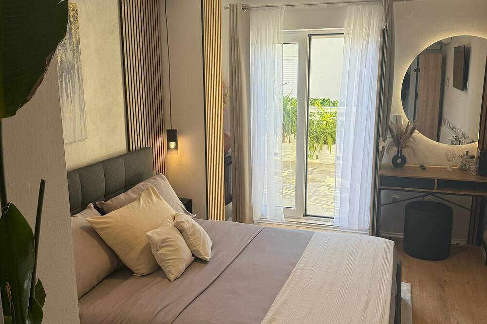 Stylish Double Room + Breakfast & Private Jacuzzi in Hvar City, Hvar