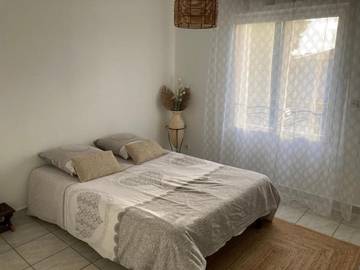 Gîte pour 6 personnes, avec jardin et terrasse à Clermont (Oise)