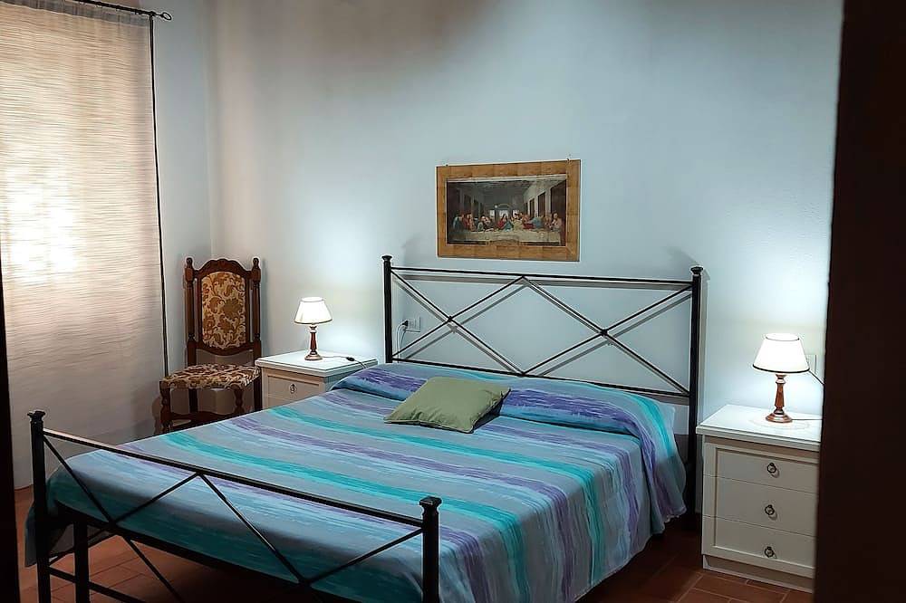 Tuscan villa with private pool and garden overlooking Mount Amiata in Arcidosso, Grosseto Provinz