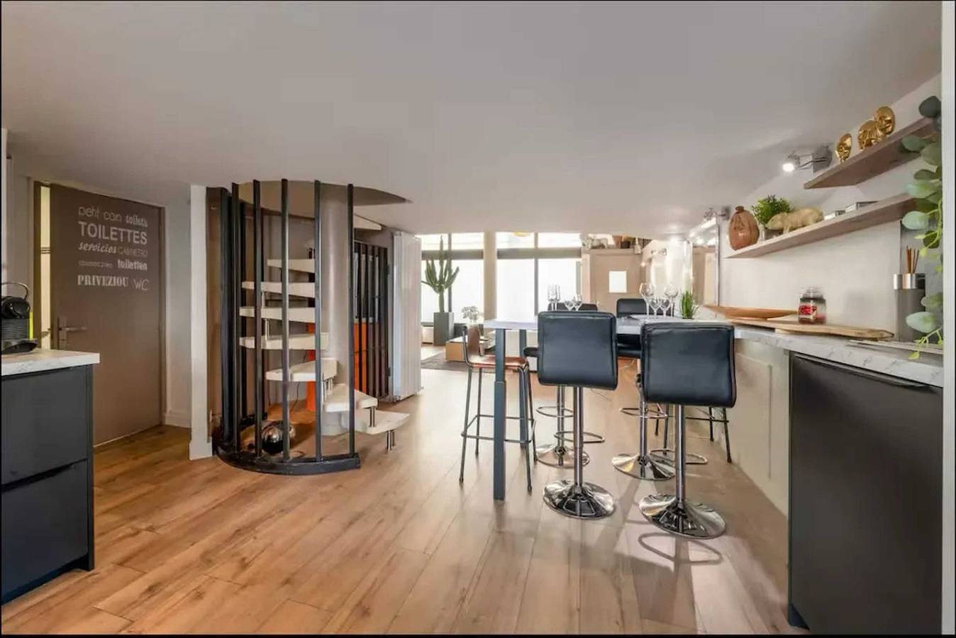Appartement entier, Appartement avec Cinéma à Lorient - 200 m² in Lorient, Côte des Mégalithes