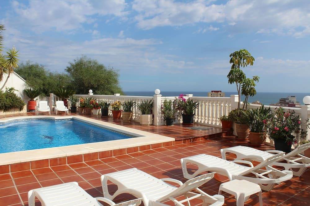 Villa met privézwembad en uitzicht op zee in Fuengirola, Costa del Sol