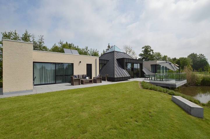 Location de vacances pour 9 personnes, avec jardin et terrasse à Alost