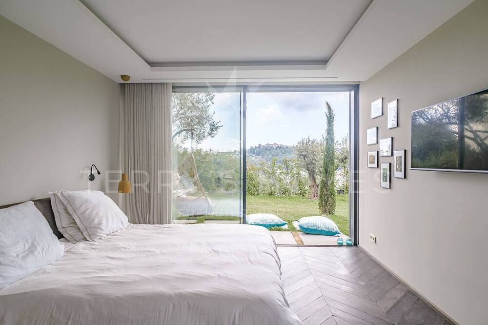 Adrien by Terry's Homes in Mougins, Mittelmeerküste (Frankreich)