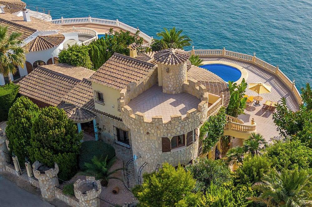 Casa Foxcliff - The Best Views In The Area. Cliffside Overlooking The Beach! in Poble Nou de Benitatxell, Costa Blanca