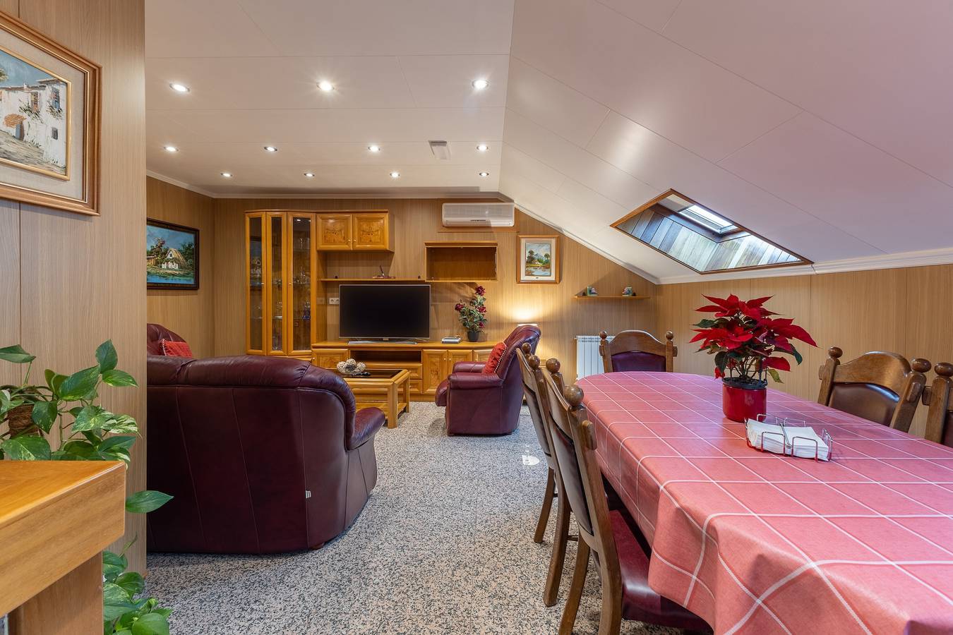 Holiday Home 'Pensado Para Ti' with Balcony, Wi-Fi & Air Conditioning in Pozuelo de Alarcón, Madrid Province