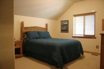 Vacation Home for 10 Guests in Breckenridge, Summit County, Picture 4