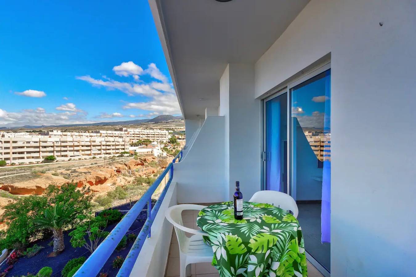 Appartement entier, Vacances « Estudio Playa Paraíso » avec vue sur la mer, terrasse privée et Wi-Fi in Playa Paraíso, Adeje