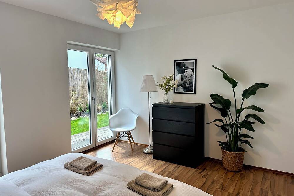 Ganze Wohnung, Große, helle Gartenwohnung direkt am Wörthsee in Wörthsee, Ammersee