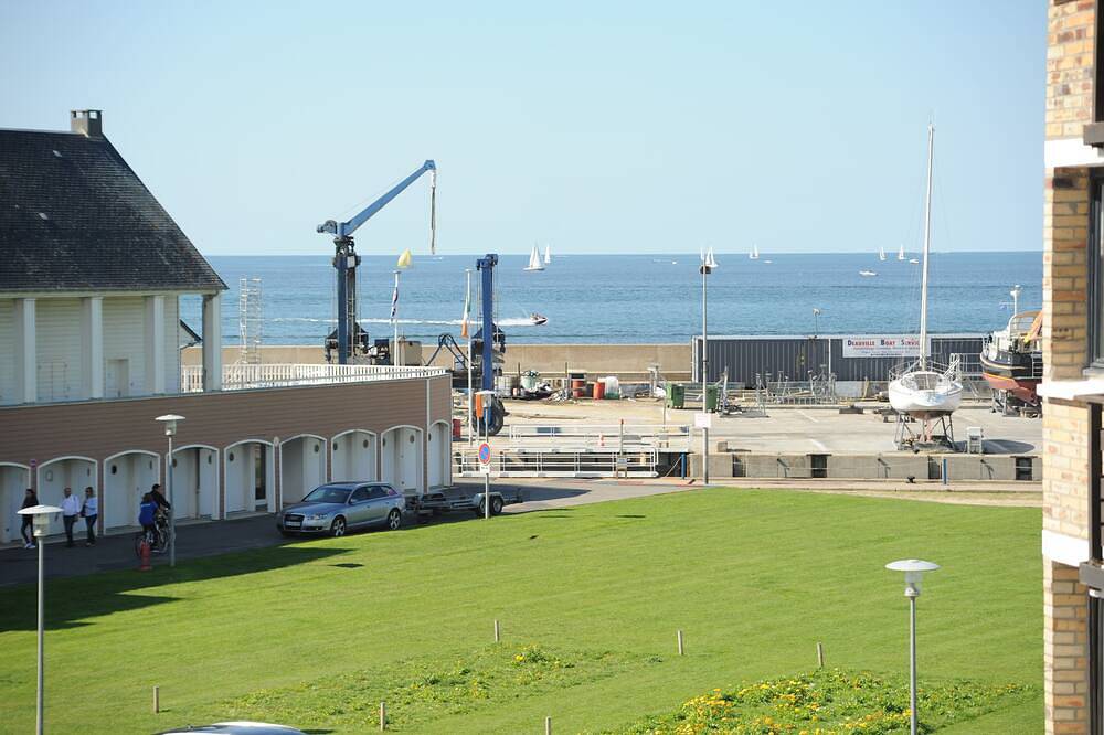 Apartamento entero, Marina Deauville Triplex de 2 a 4 pers. Vista al mar y estanque. Wifi, Tv Hd in Deauville, Region de Lisieux