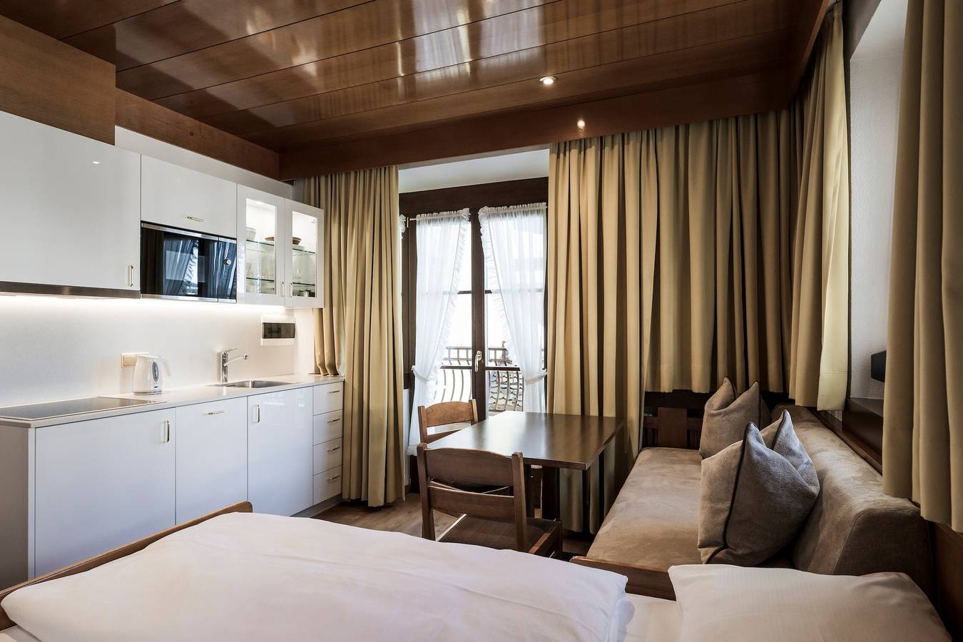 Ganze Wohnung, "Villa Stella Apartment N 60" nahe den Skiliften mit Wlan, Balkon und Garten in St. Ulrich in Gröden, Dolomiti Superski