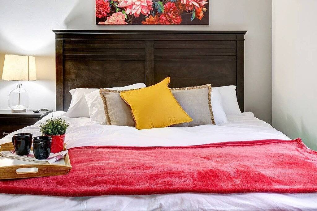 Ganze Wohnung, Underground Parking,Near Froedtert, King Bed, Fast Wifi in Wauwatosa, Milwaukee County