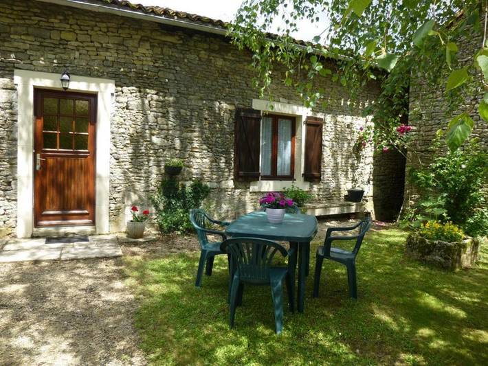 Location de vacances pour 4 personnes, avec jardin à Blanzay - 2