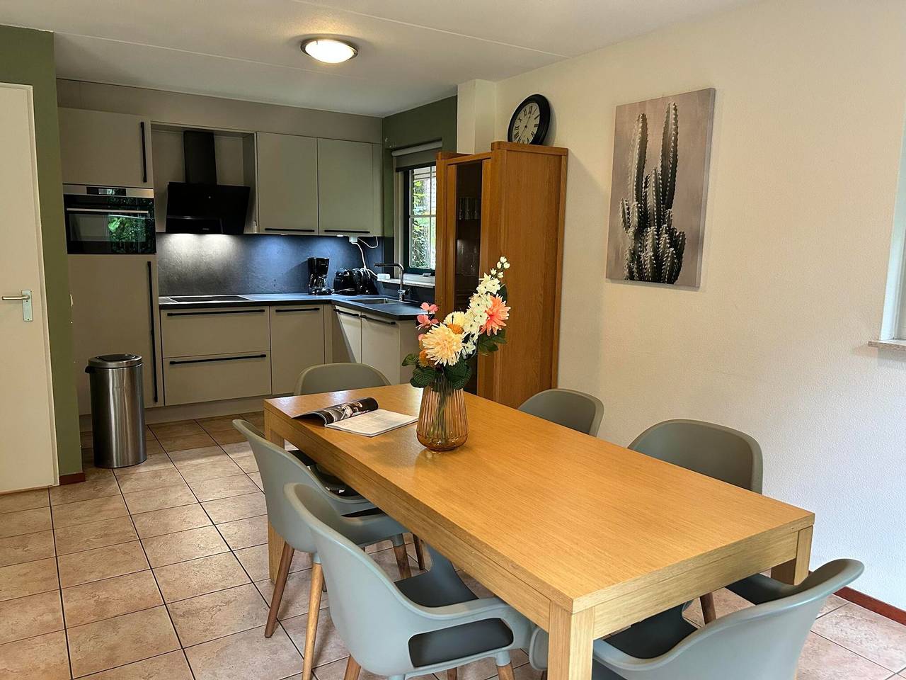 Komfortabler Bungalow in Hooghalen in Hooghalen, Drenthe