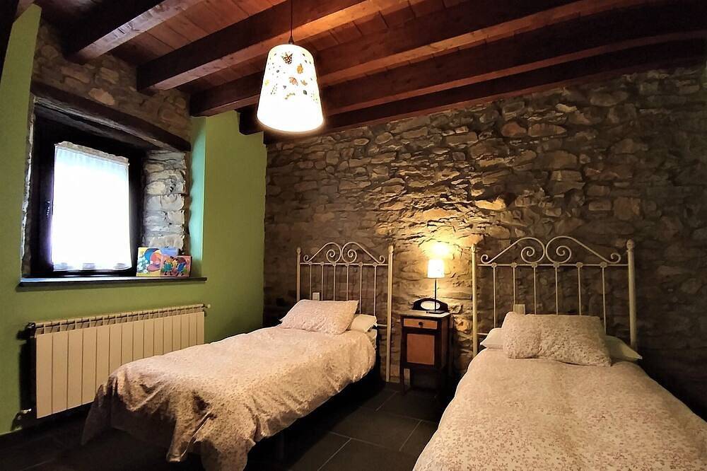 Joaquin's work, your refuge in El Bierzo. <br> in Folgoso de la Ribera, Cordillera Cantábrica