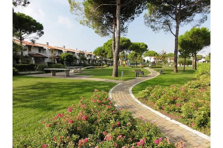 Villa für 6 Personen, mit Pool und Garten in Bibione
