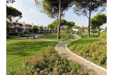 Villa mit pool für 6 Personen, mit Garten und Pool in Bibione