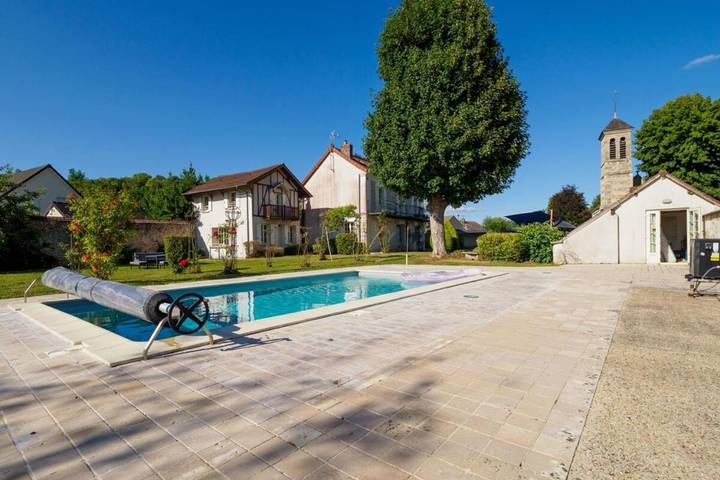 Location de vacances pour 16 personnes, avec piscine et balcon à Sainte-Geneviève-lès-Gasny - 2