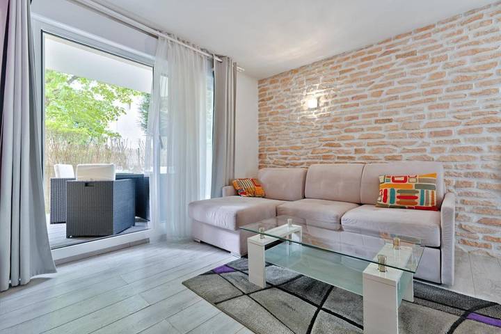 Gîte pour 6 personnes, avec terrasse à L'Haÿ-les-Roses