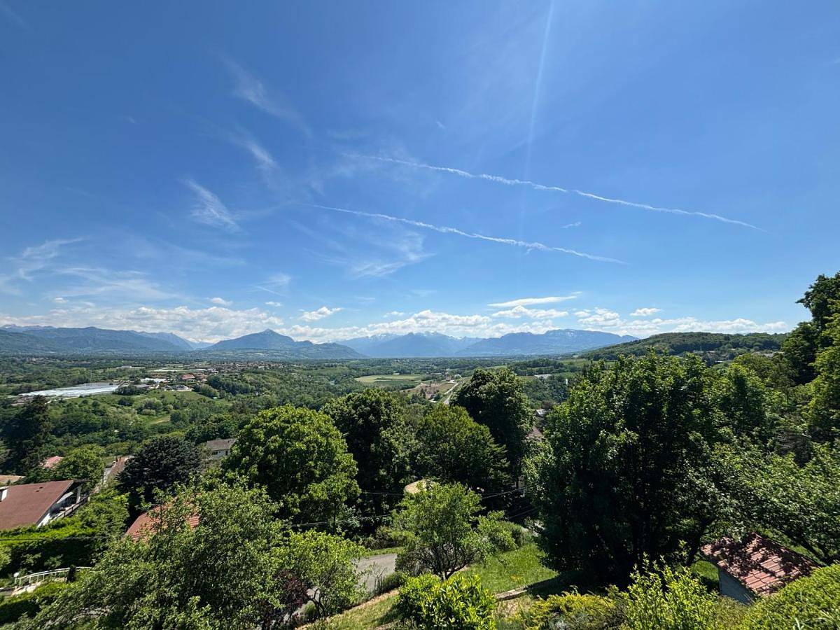 Appartement entier, One-Bedroom Apartment in Monnetier-Mornex, Région de Saint-Julien-en-Genevois