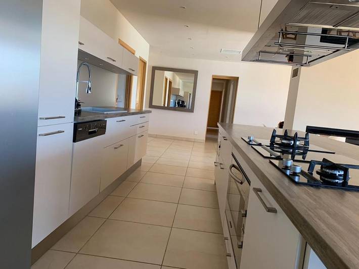 Location de vacances pour 8 personnes, avec jardin ainsi que jacuzzi et piscine à Viggianello - 3