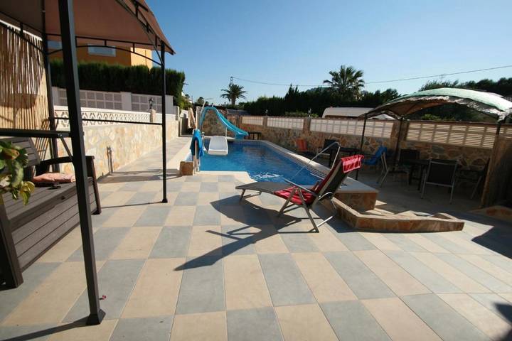 Chalet para 4 personas, con Jacuzzi y Terraza además de Jardín y Piscina en Marina Alta - 2