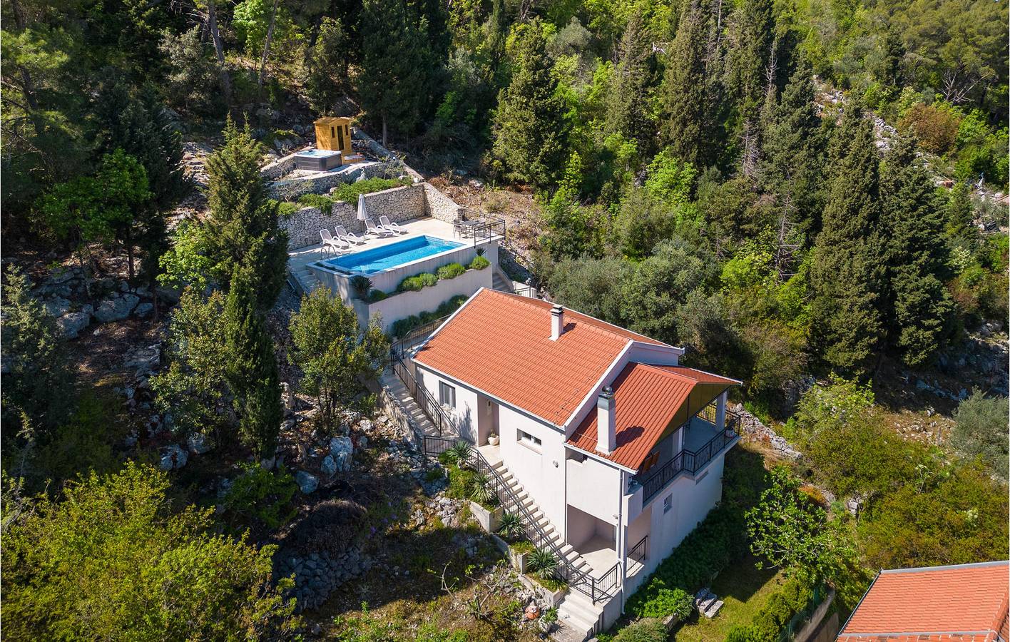 Modernes Apartment mit 2 Schlafzimmern, Pool und Terrasse, 2,5 km vom Strand entfernt in Blace, Dubrovnik-Neretva
