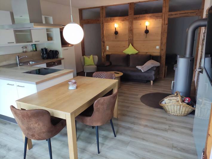 Geheel appartement, Ferienwohnung Maulbetsch met privéterras, tuin en open haard in Alpirsbach, Kinzig Valley