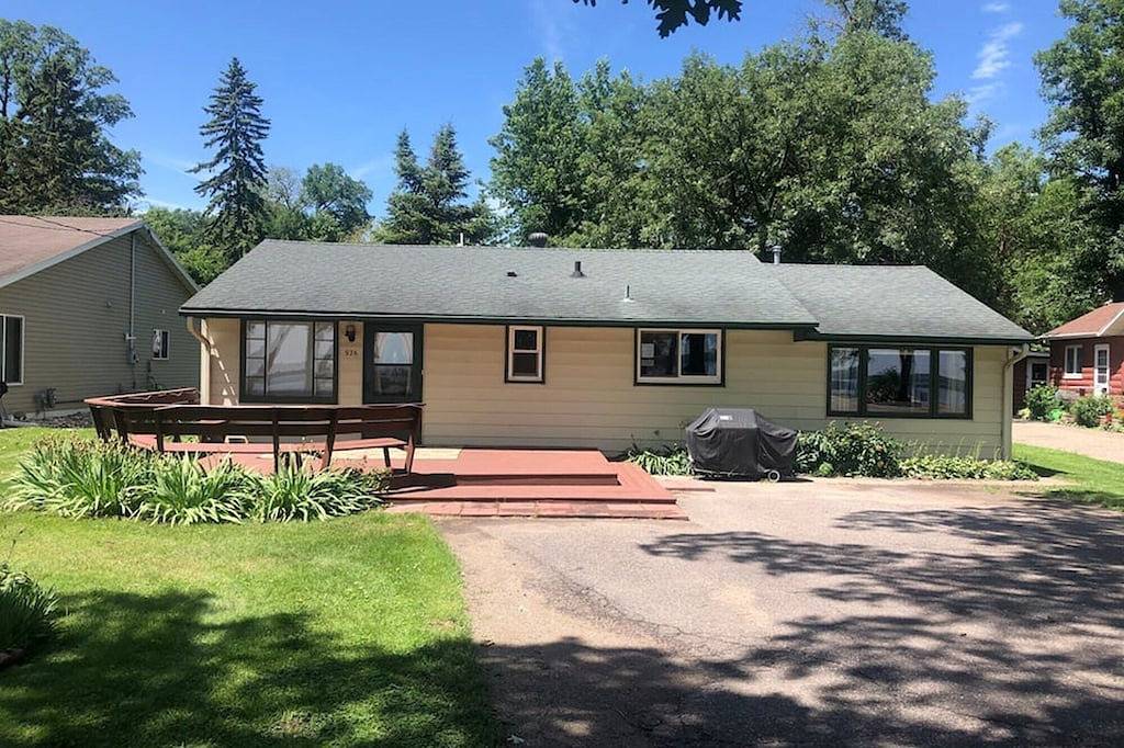 3 Bed Lake Home, Beach Vibes, Located on Dl Strip! in Detroit Lakes, Becker County
