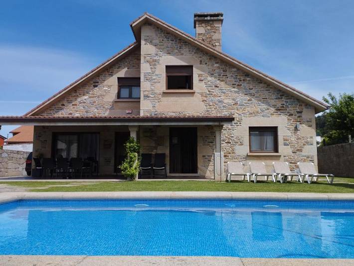 Casa rural para 8 personas, con Terraza además de Jardín y Piscina en Padrón