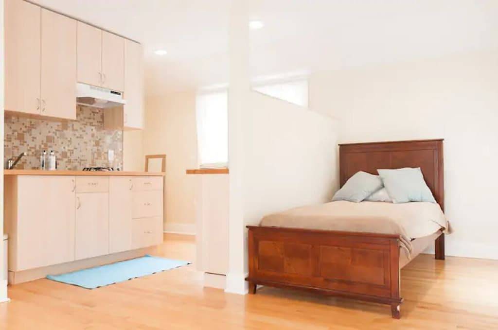 Guest house Park free 2 cars Nyc in Newark, Essex County (NJ)