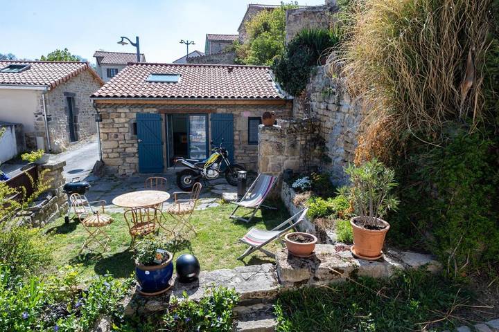 Location de vacances pour 4 personnes, avec jardin à Saint-Saturnin (Puy-de-Dôme) - 2