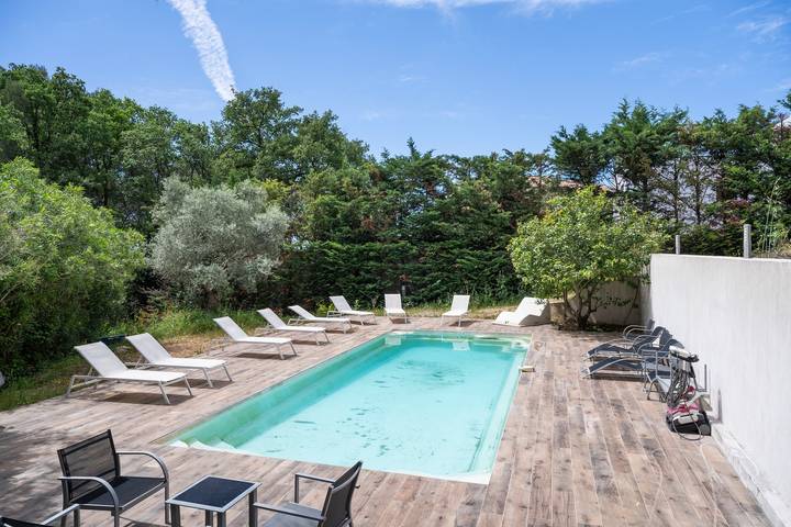 Monolocale intero, Fuga e serenità allo Studio Le Partegal con piscina in comune, Wi-Fi e aria condizionata in La Valette-du-Var, Costa mediterranea (Francia)