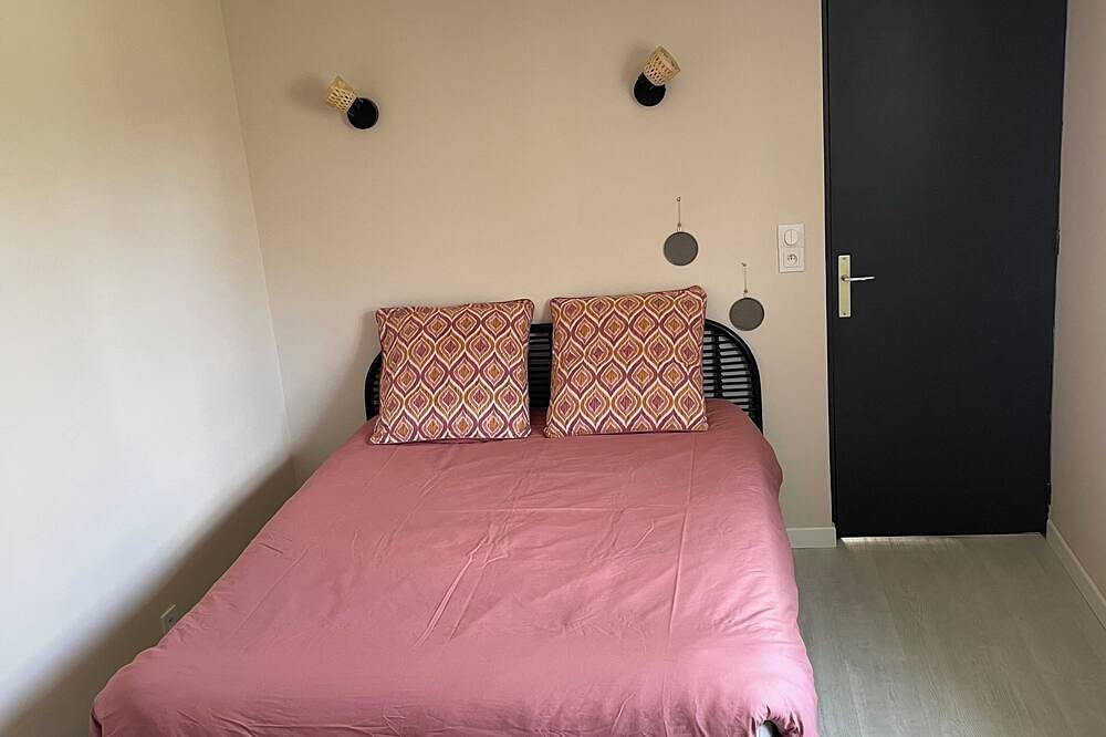 Maisonette 50 meters walk from the beach New! in Luc-sur-Mer, Caen region