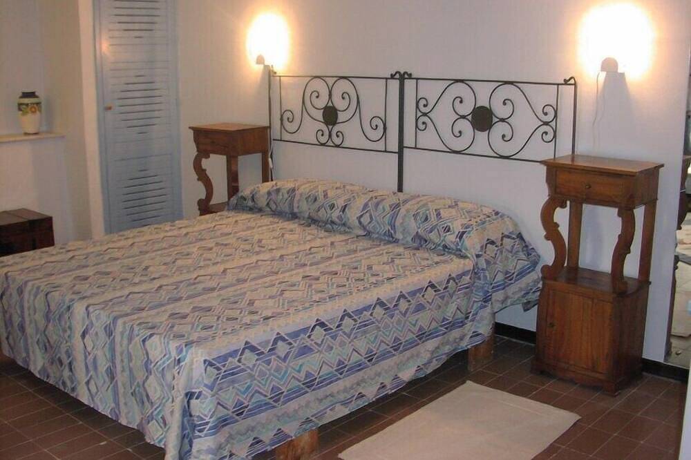 Charmante Villa im Liberty-Stil mit wunderschönem Garten in Tropea ctr Strandnähe in Tropea, Vibo Valentia Provinz