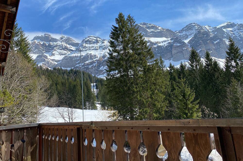 Ganze Wohnung, Wohnung mit Garten am Fusse des Säntis in Urnäsch, Appenzell Ausserrhoden