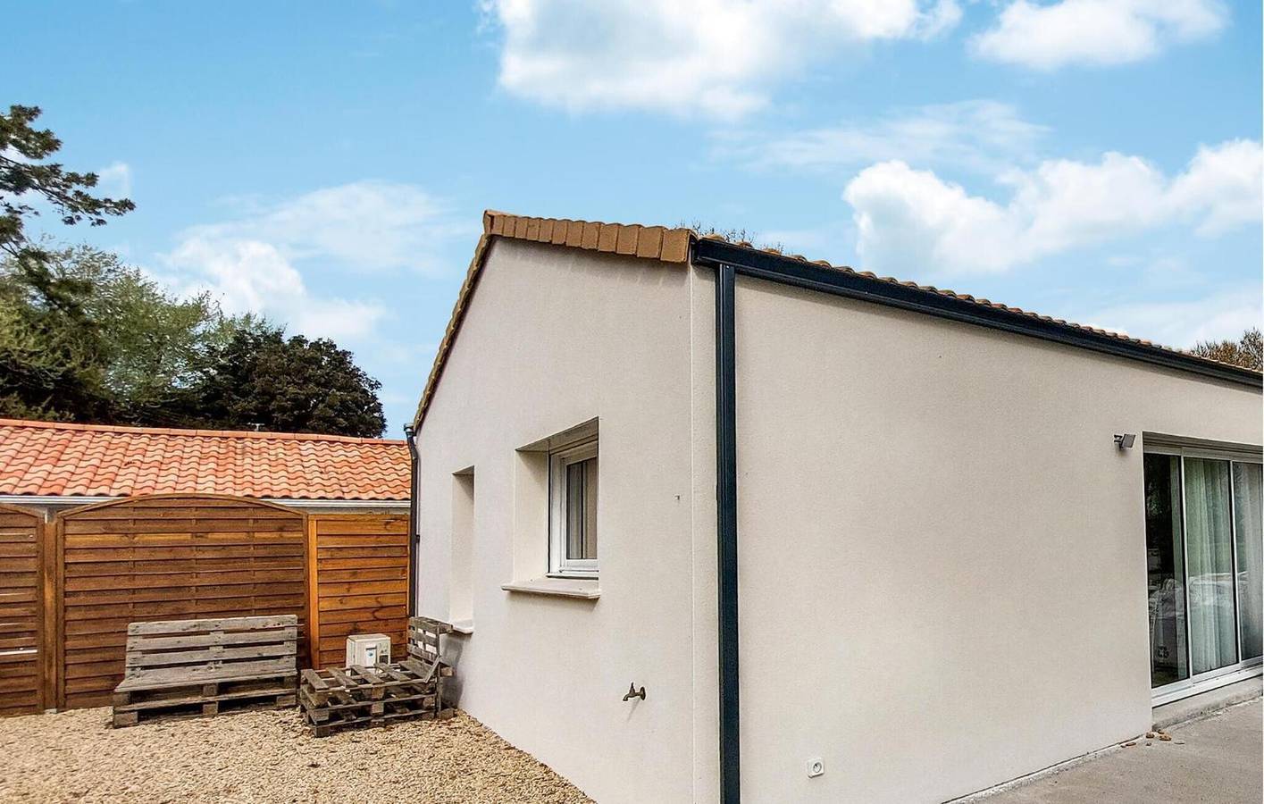 Ferienhaus 'Entre-Mer Et Monts' mit Terrasse, privatem Garten und Klimaanlage in Notre-Dame-de-Monts, Vendée