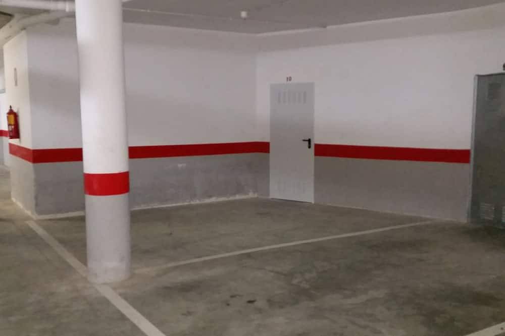 Entire apartment, Casa La Corona in the Pyrenees next to the Bubal Reservoir. in Panticosa, Spanish Pyrenees
