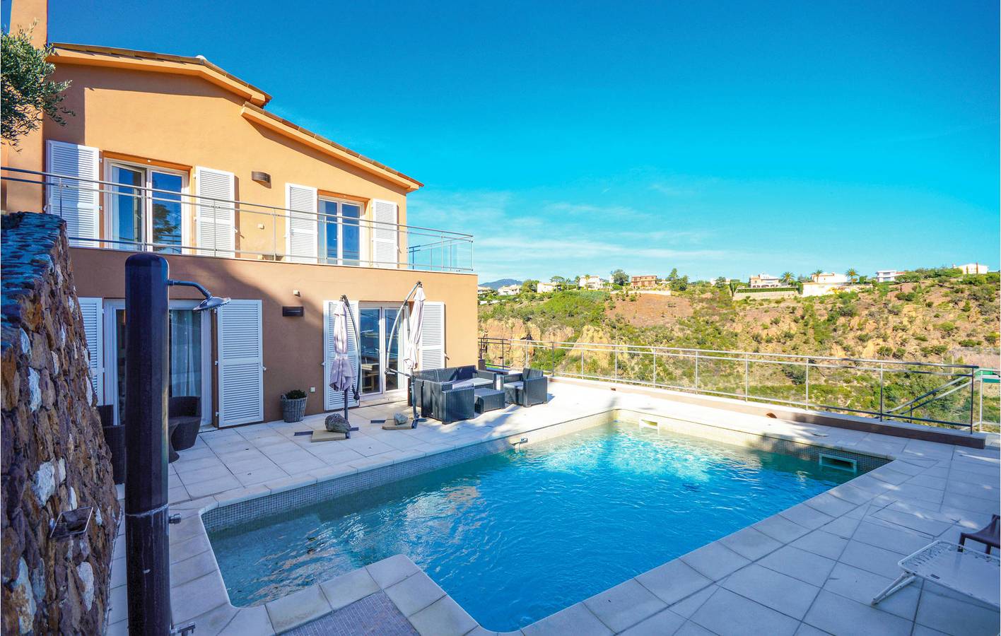 Amplio Apartamento con piscina y parking | Playa 1000m in Théoule-sur-Mer, Massif de l'Esterel