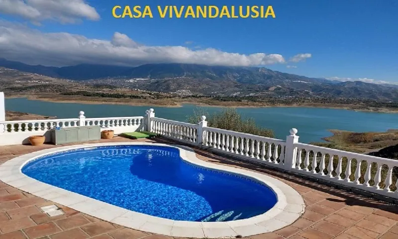 Chalet para 6 personas, con vistas al lago y piscina además de jardín y vistas - 1