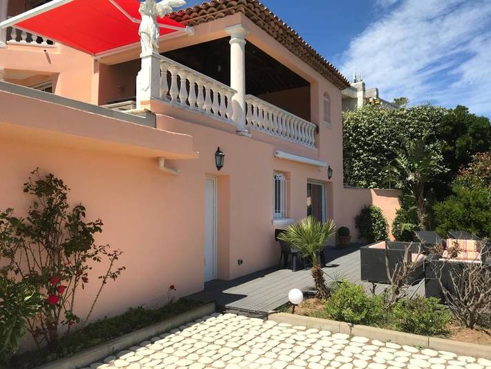 Maison d’hôte pour 2 personnes, avec vue ainsi que jardin et piscine, animaux acceptés à Roquebrune-sur-Argens - 3