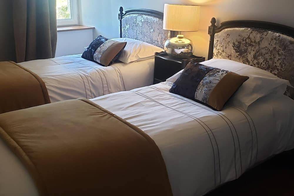 Casa de lujo con piscina interior y jardín en Normandía in Grosville, Côte de la Déroute