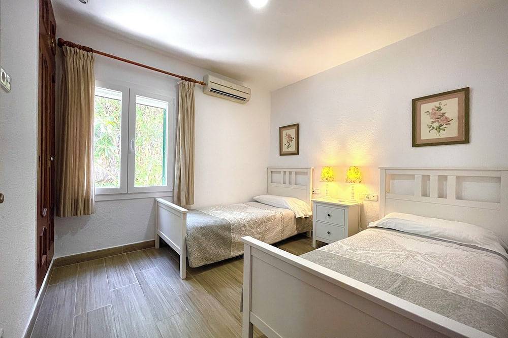 Villa Honeysuckle in Son Parc, Es Mercadal