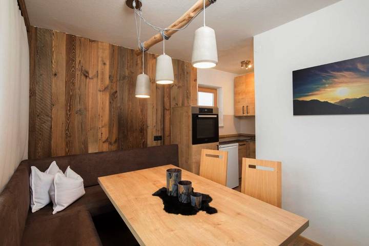 Apartmenthotel für 5 Personen, mit Balkon und Terrasse sowie Garten und Ausblick in Reith im Alpbachtal